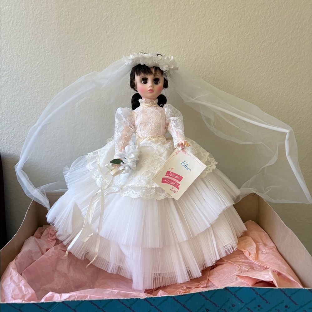 Madame Alexander “Elise” Bride Doll – original box – style number 1685 – vintage